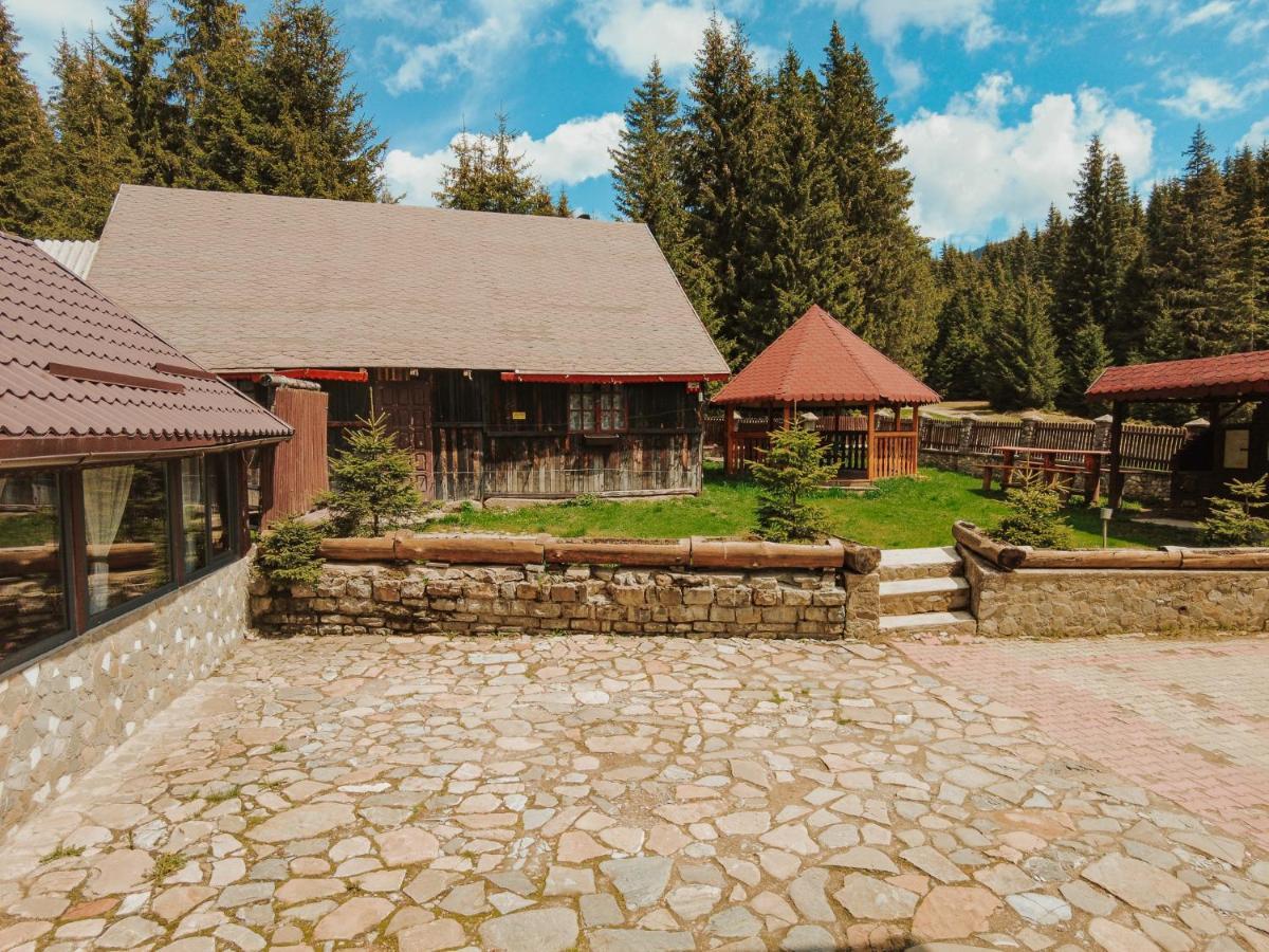 Mounthoff Retreat *