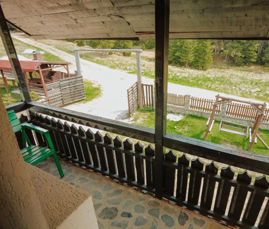 Cabană Laptici - Statiunea Pestera-padina, Bucegi *