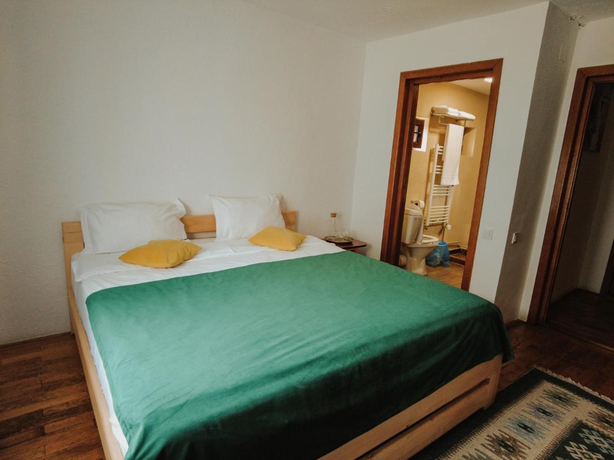 Laptici - Statiunea Pestera-padina, Bucegi