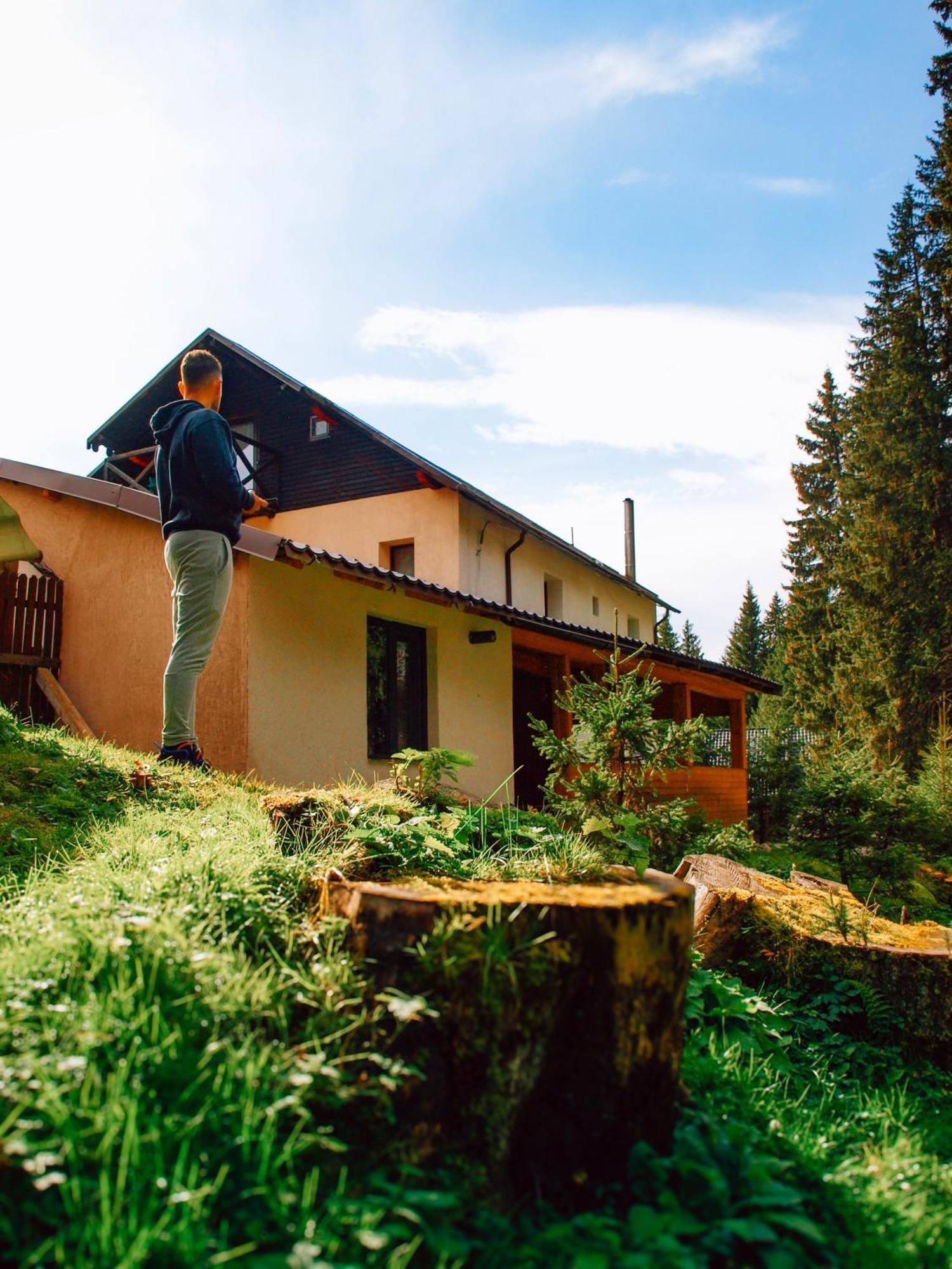 Cabană Laptici - Statiunea Pestera-padina, Bucegi