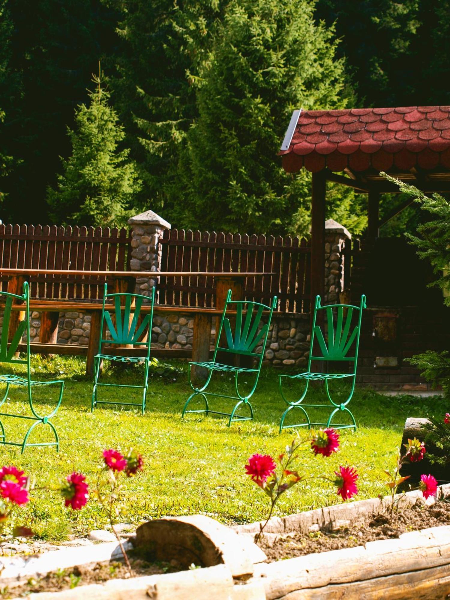 Cabană Laptici - Statiunea Pestera-padina, Bucegi *