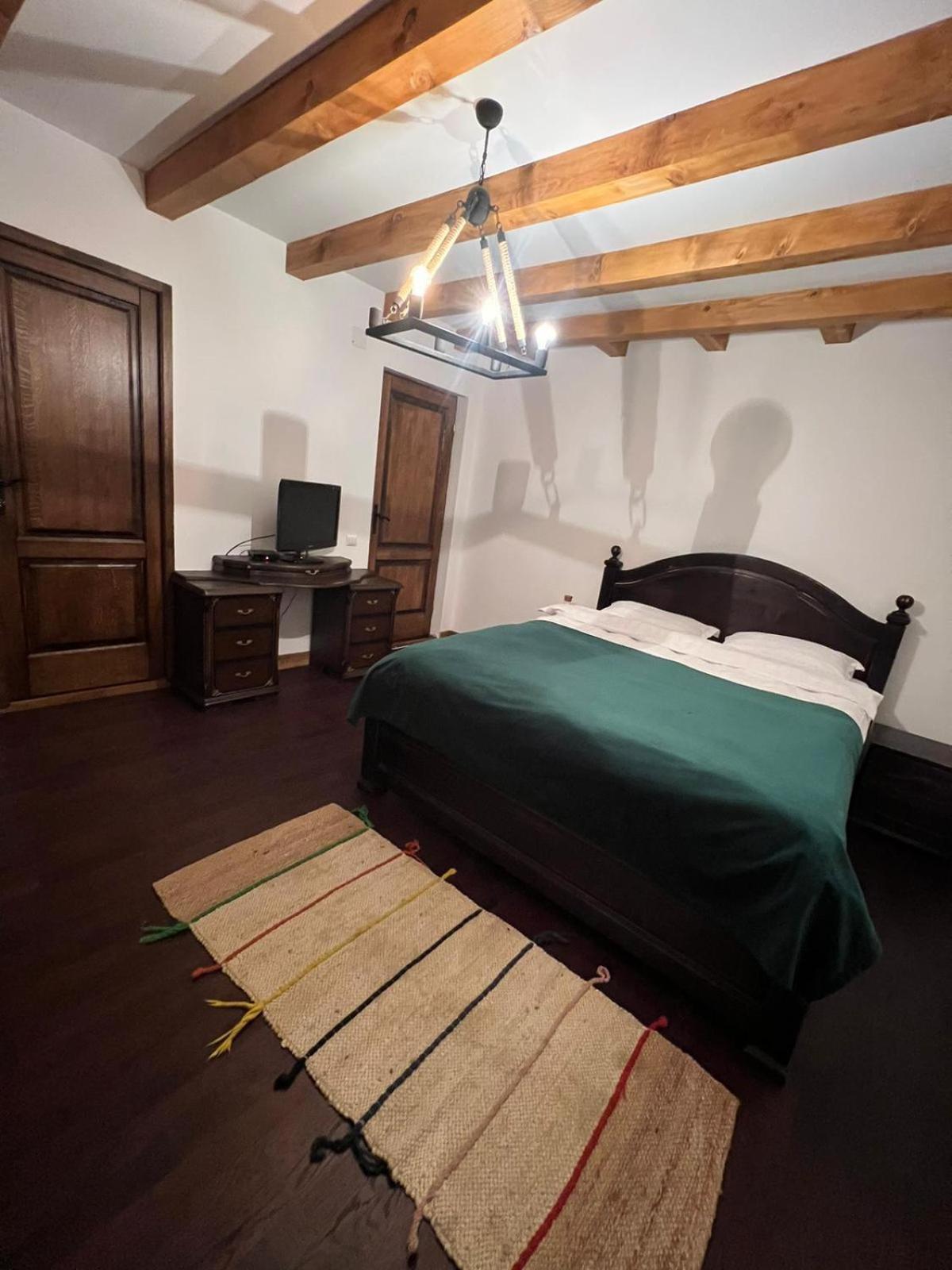 Laptici - Statiunea Pestera-padina, Bucegi Sinaia